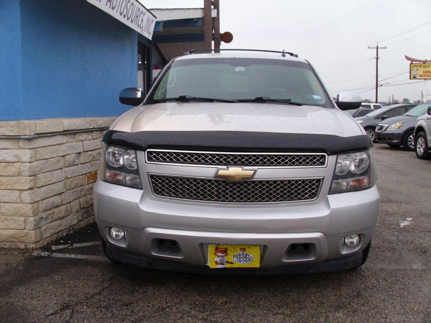2011 SILVER CHEVROLET AVALANCHE LT (3GNMCFE01BG) with an 5.3L engine, Automatic transmission, located at 12019 San Pedro Ave., San Antonio, TX, 78216, (208) 269-7240, 29.545015, -98.490662 - Photo#4