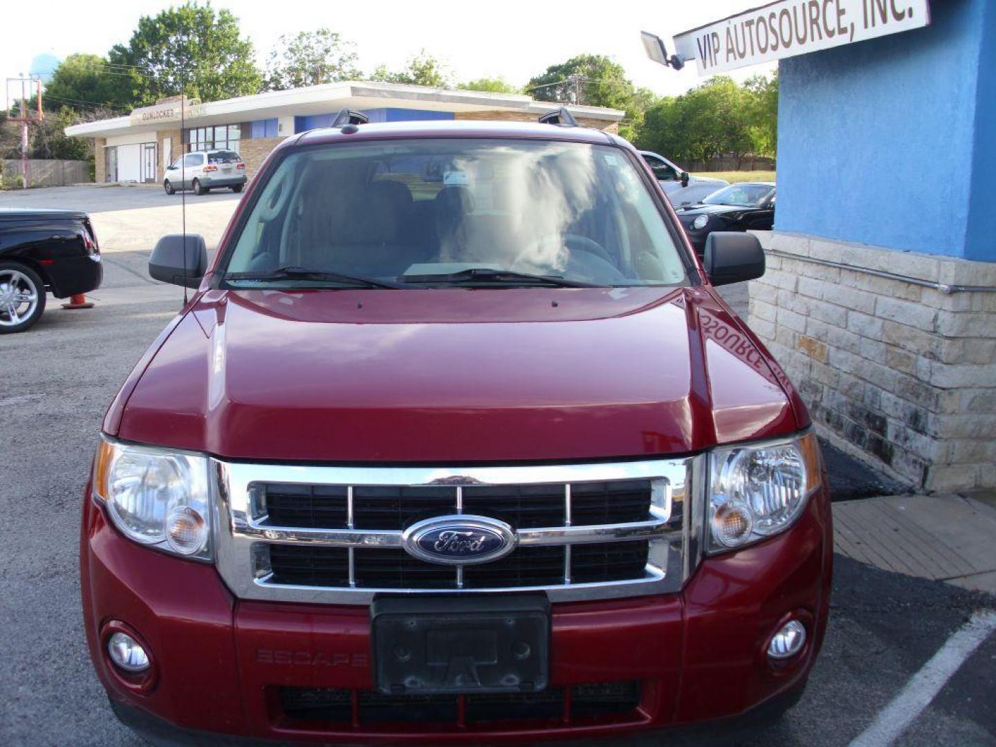 2009 RED FORD ESCAPE XLT (1FMCU93G29K) with an 3.0L engine, Automatic transmission, located at 2215 Harry Wurzbach Rd , San Antonio, TX, 78209, (208) 269-7240, 29.491415, -98.432098 - 4WD/AWD; ALLOY WHEELS- NO ACCIDENTS OR DAMAGES REPORTED! Cloth Seats; Satellite Radio ready; Air Conditioning; Power Windows; Power Locks; Power Steering; Tilt Wheel; Satellite; AM/FM CD/MP3; Immobilizer; Keyless Entry; Alarm; Available; Dual Airbags Front Head and Side; Active Seatbelts; Passenger - Photo#1