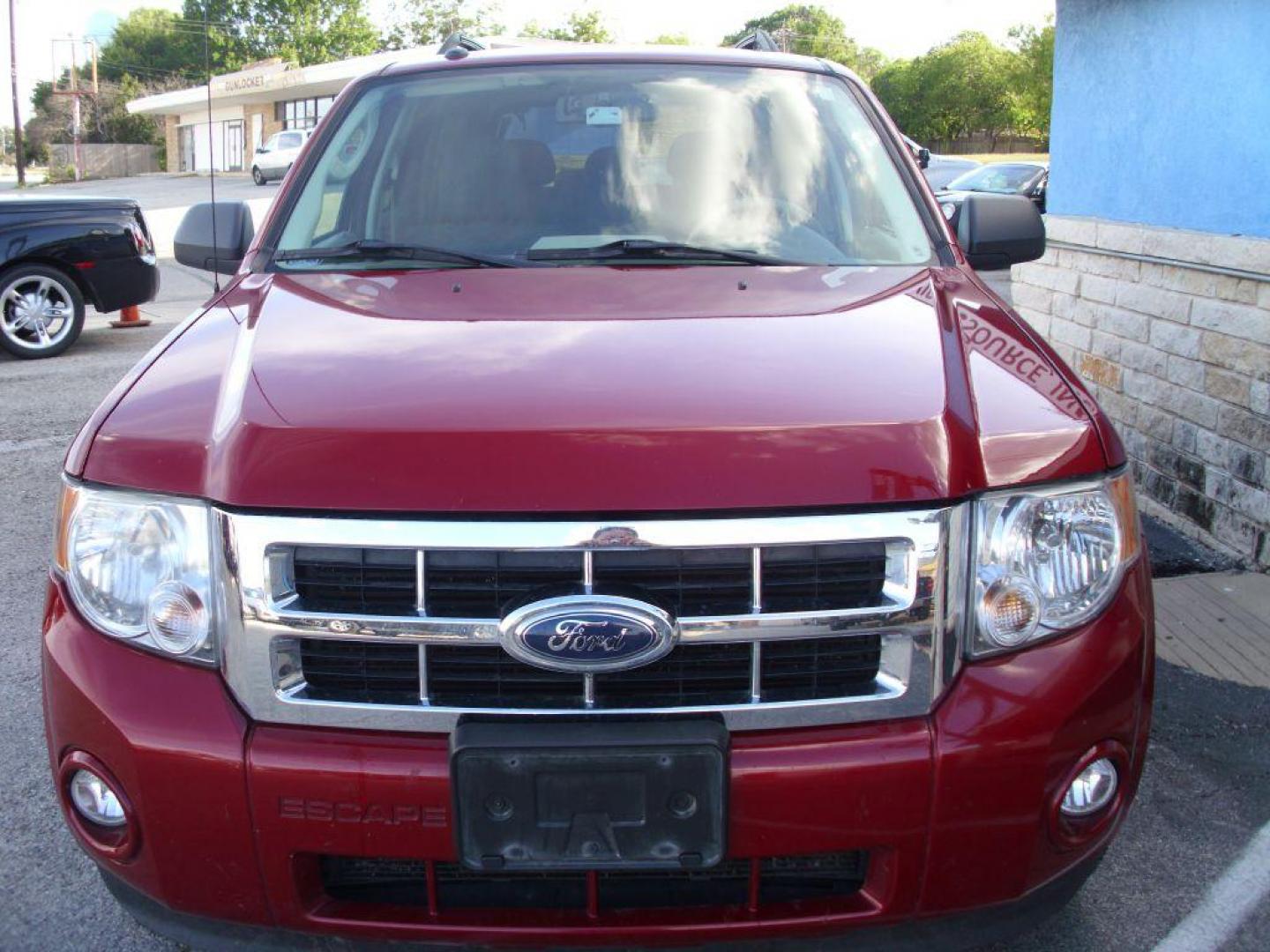 2009 RED FORD ESCAPE XLT (1FMCU93G29K) with an 3.0L engine, Automatic transmission, located at 2215 Harry Wurzbach Rd , San Antonio, TX, 78209, (208) 269-7240, 29.491415, -98.432098 - 4WD/AWD; ALLOY WHEELS- NO ACCIDENTS OR DAMAGES REPORTED! Cloth Seats; Satellite Radio ready; Air Conditioning; Power Windows; Power Locks; Power Steering; Tilt Wheel; Satellite; AM/FM CD/MP3; Immobilizer; Keyless Entry; Alarm; Available; Dual Airbags Front Head and Side; Active Seatbelts; Passenger - Photo#2