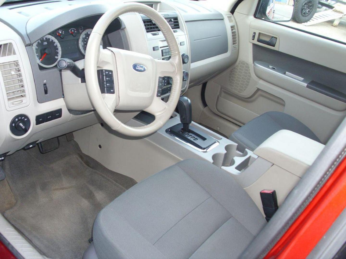 2009 RED FORD ESCAPE XLT (1FMCU93G29K) with an 3.0L engine, Automatic transmission, located at 2215 Harry Wurzbach Rd , San Antonio, TX, 78209, (208) 269-7240, 29.491415, -98.432098 - 4WD/AWD; ALLOY WHEELS- NO ACCIDENTS OR DAMAGES REPORTED! Cloth Seats; Satellite Radio ready; Air Conditioning; Power Windows; Power Locks; Power Steering; Tilt Wheel; Satellite; AM/FM CD/MP3; Immobilizer; Keyless Entry; Alarm; Available; Dual Airbags Front Head and Side; Active Seatbelts; Passenger - Photo#7