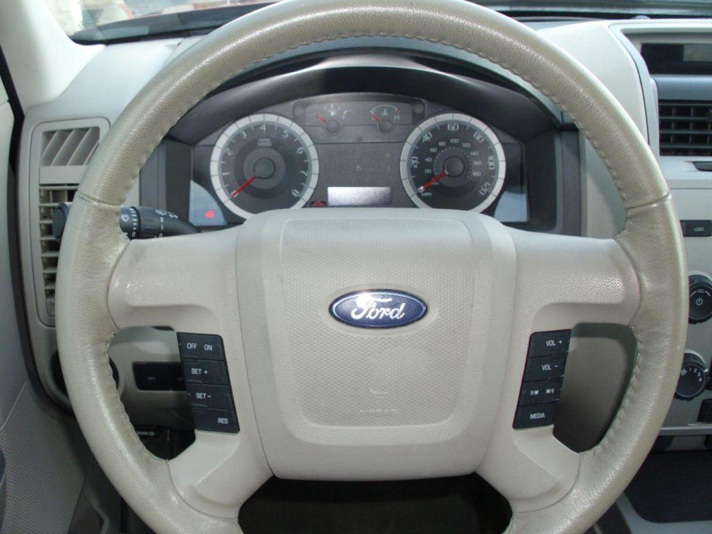 2009 RED FORD ESCAPE XLT (1FMCU93G29K) with an 3.0L engine, Automatic transmission, located at 2215 Harry Wurzbach Rd , San Antonio, TX, 78209, (208) 269-7240, 29.491415, -98.432098 - 4WD/AWD; ALLOY WHEELS- NO ACCIDENTS OR DAMAGES REPORTED! Cloth Seats; Satellite Radio ready; Air Conditioning; Power Windows; Power Locks; Power Steering; Tilt Wheel; Satellite; AM/FM CD/MP3; Immobilizer; Keyless Entry; Alarm; Available; Dual Airbags Front Head and Side; Active Seatbelts; Passenger - Photo#16