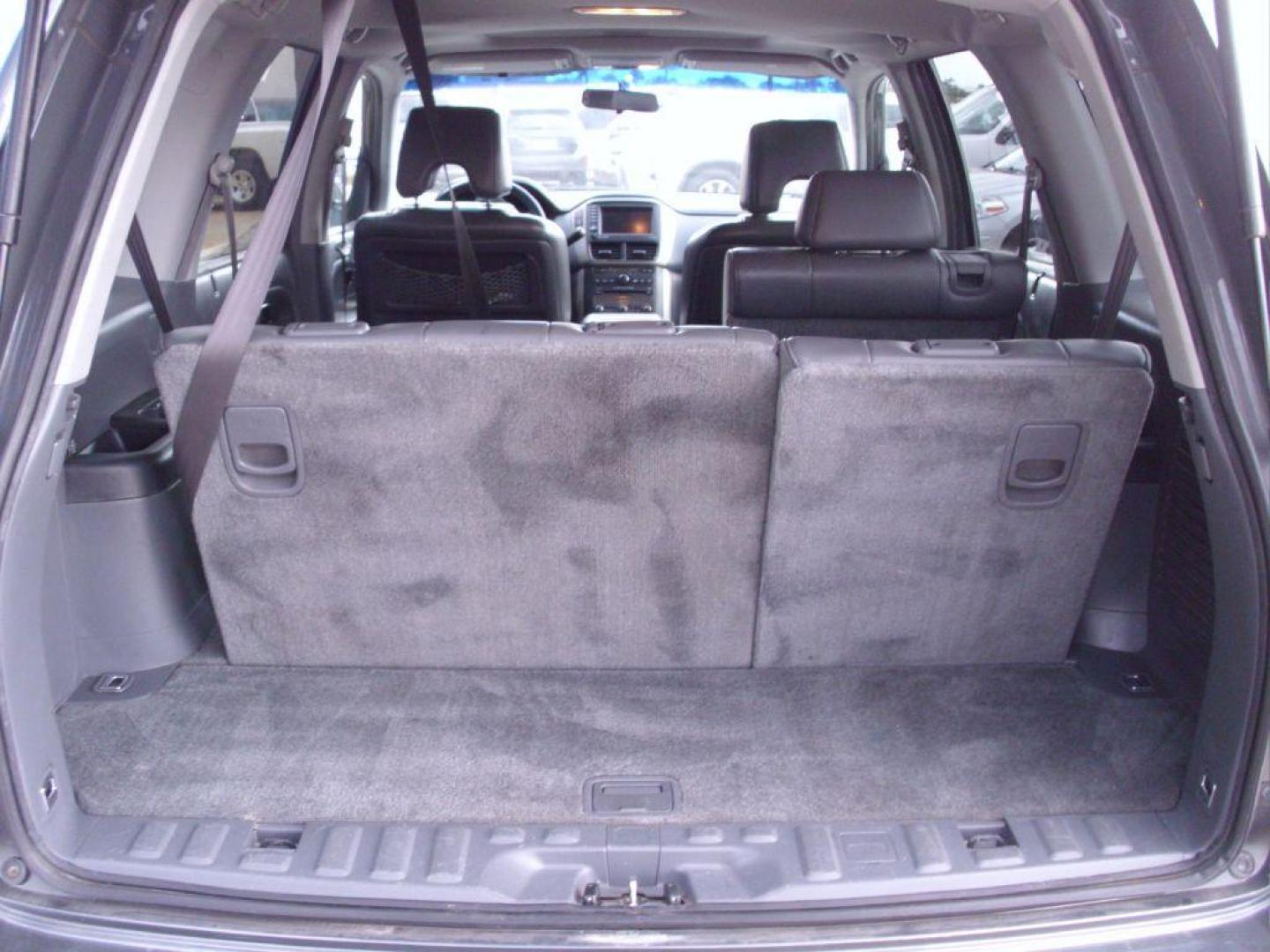 2007 GRAY HONDA PILOT EXL (2HKYF18777H) with an 3.5L engine, Automatic transmission, located at 2215 Harry Wurzbach Rd , San Antonio, TX, 78209, (208) 269-7240, 29.491415, -98.432098 - GREAT VEHICLE FOR ROAD TRIPS! 4WD/AWD- ALLOY WHEELS- FOLD AWAY THIRD ROW! ONE OWNER!! Front Seat Heaters; Leather Seats; Navigation System; Rear View Camera; Sunroof(s); Air Conditioning; Power Windows; Power Locks; Power Steering; Tilt Wheel; AM/FM CD; Satellite; AM/FM CD/DVD; Immobilizer; Keyless - Photo#8