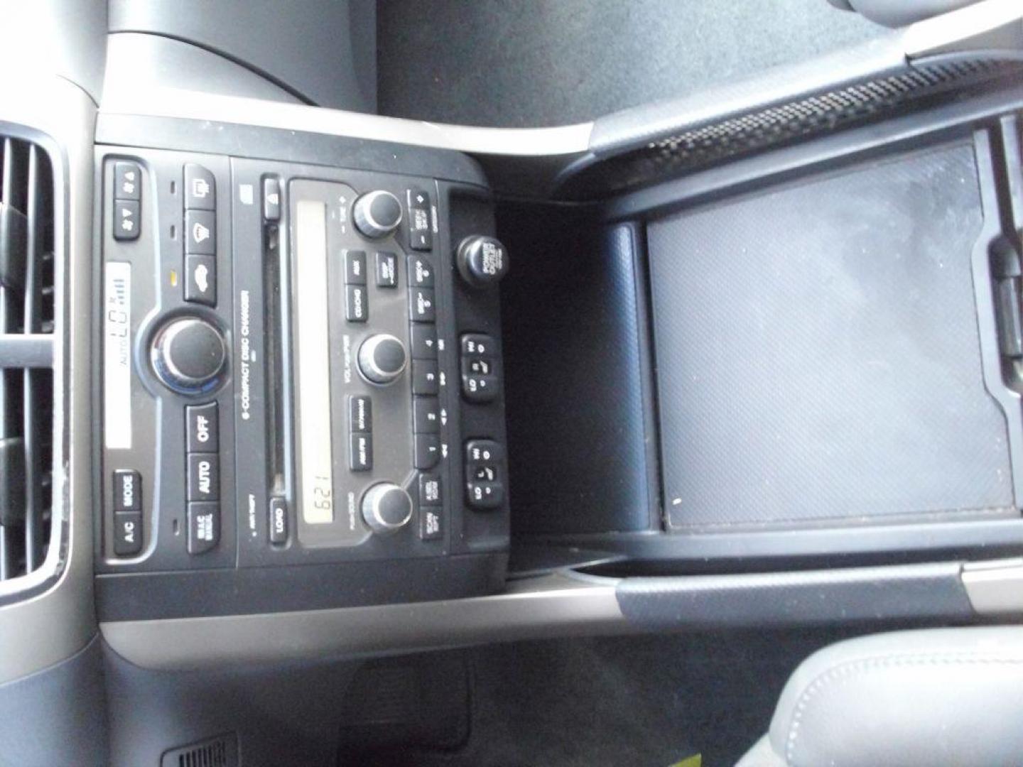 2007 GRAY HONDA PILOT EXL (2HKYF18777H) with an 3.5L engine, Automatic transmission, located at 2215 Harry Wurzbach Rd , San Antonio, TX, 78209, (208) 269-7240, 29.491415, -98.432098 - GREAT VEHICLE FOR ROAD TRIPS! 4WD/AWD- ALLOY WHEELS- FOLD AWAY THIRD ROW! ONE OWNER!! Front Seat Heaters; Leather Seats; Navigation System; Rear View Camera; Sunroof(s); Air Conditioning; Power Windows; Power Locks; Power Steering; Tilt Wheel; AM/FM CD; Satellite; AM/FM CD/DVD; Immobilizer; Keyless - Photo#11