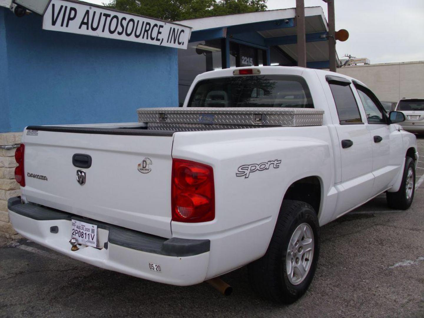 2007 WHITE DODGE DAKOTA QUAD (1D7HE28K47S) with an 3.7L engine, Automatic transmission, located at 2215 Harry Wurzbach Rd , San Antonio, TX, 78209, (208) 269-7240, 29.491415, -98.432098 - RELIABLE TRUCK - NO ACCIDENTS OR DAMAGES! SPORT PACKAGE! 2WD; Cloth Seats; Tow Hitch; Air Conditioning; ABS Brakes; Automatic Transmission; Cruise Control; Power Steering; Tilt Wheel; AM/FM CD; Satellite; Dual Front Air Bag; Active Belts; Crew Cab; Short Bed; All Wheel ABS; 1/2 Ton We provide fi - Photo#3