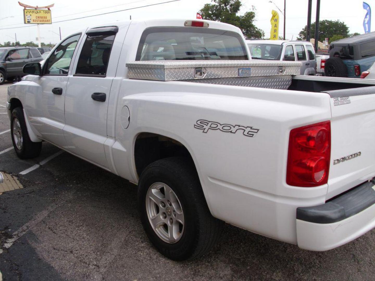 2007 WHITE DODGE DAKOTA QUAD (1D7HE28K47S) with an 3.7L engine, Automatic transmission, located at 2215 Harry Wurzbach Rd , San Antonio, TX, 78209, (208) 269-7240, 29.491415, -98.432098 - RELIABLE TRUCK - NO ACCIDENTS OR DAMAGES! SPORT PACKAGE! 2WD; Cloth Seats; Tow Hitch; Air Conditioning; ABS Brakes; Automatic Transmission; Cruise Control; Power Steering; Tilt Wheel; AM/FM CD; Satellite; Dual Front Air Bag; Active Belts; Crew Cab; Short Bed; All Wheel ABS; 1/2 Ton We provide fi - Photo#4
