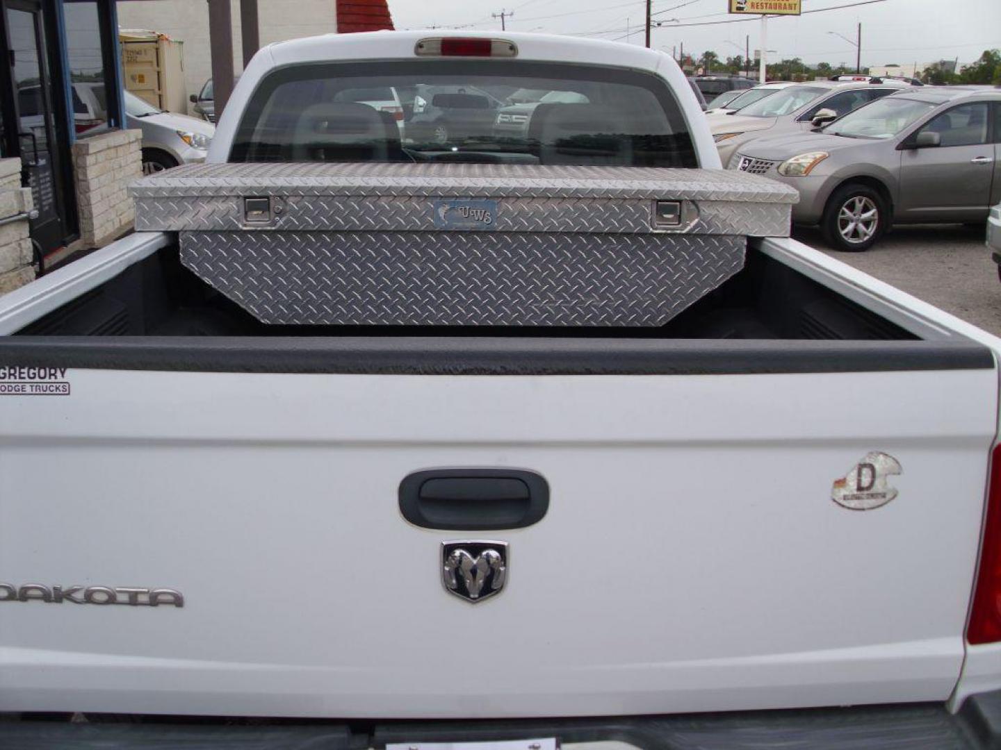 2007 WHITE DODGE DAKOTA QUAD (1D7HE28K47S) with an 3.7L engine, Automatic transmission, located at 2215 Harry Wurzbach Rd , San Antonio, TX, 78209, (208) 269-7240, 29.491415, -98.432098 - RELIABLE TRUCK - NO ACCIDENTS OR DAMAGES! SPORT PACKAGE! 2WD; Cloth Seats; Tow Hitch; Air Conditioning; ABS Brakes; Automatic Transmission; Cruise Control; Power Steering; Tilt Wheel; AM/FM CD; Satellite; Dual Front Air Bag; Active Belts; Crew Cab; Short Bed; All Wheel ABS; 1/2 Ton We provide fi - Photo#5