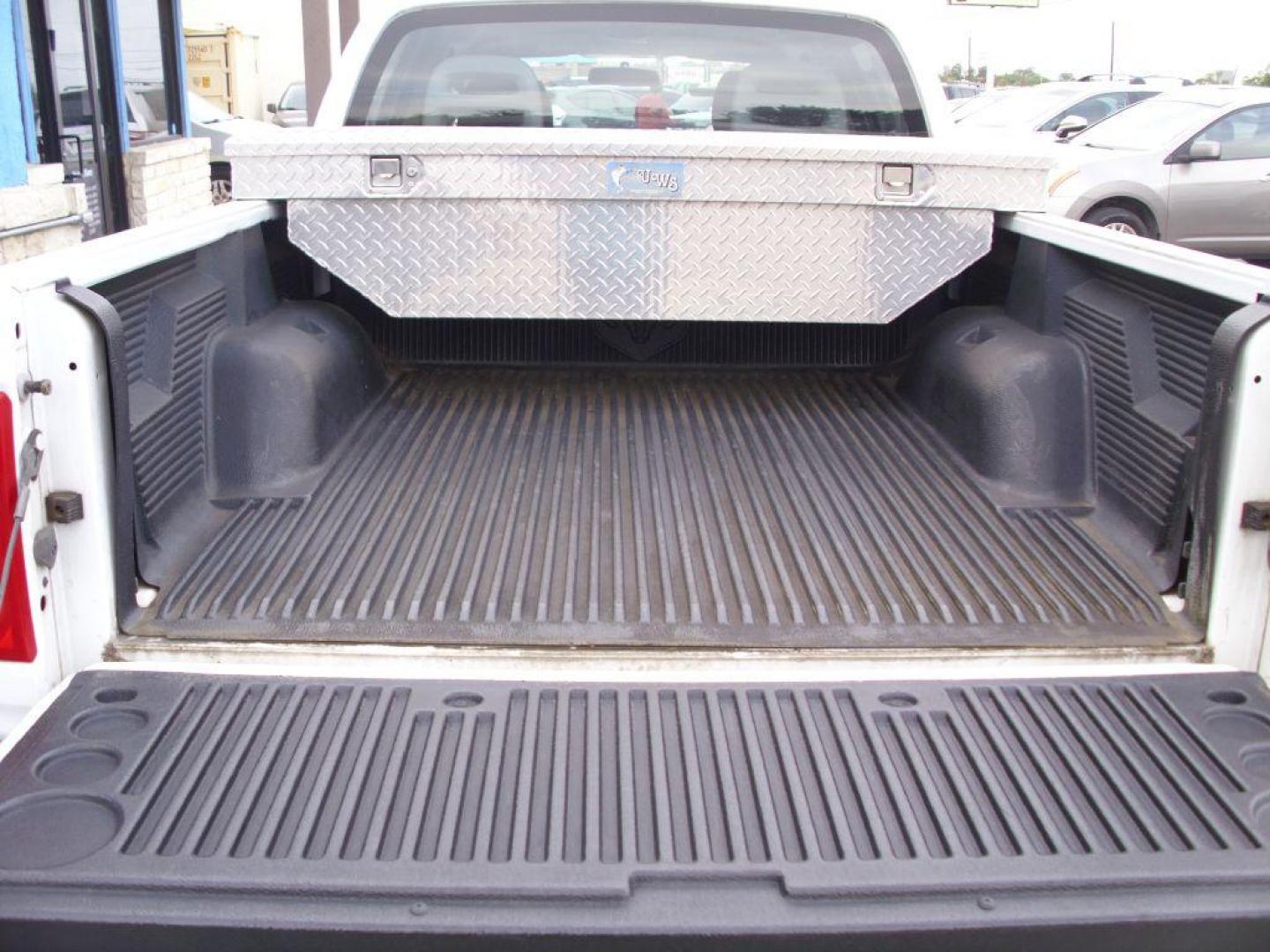 2007 WHITE DODGE DAKOTA QUAD (1D7HE28K47S) with an 3.7L engine, Automatic transmission, located at 2215 Harry Wurzbach Rd , San Antonio, TX, 78209, (208) 269-7240, 29.491415, -98.432098 - RELIABLE TRUCK - NO ACCIDENTS OR DAMAGES! SPORT PACKAGE! 2WD; Cloth Seats; Tow Hitch; Air Conditioning; ABS Brakes; Automatic Transmission; Cruise Control; Power Steering; Tilt Wheel; AM/FM CD; Satellite; Dual Front Air Bag; Active Belts; Crew Cab; Short Bed; All Wheel ABS; 1/2 Ton We provide fi - Photo#6