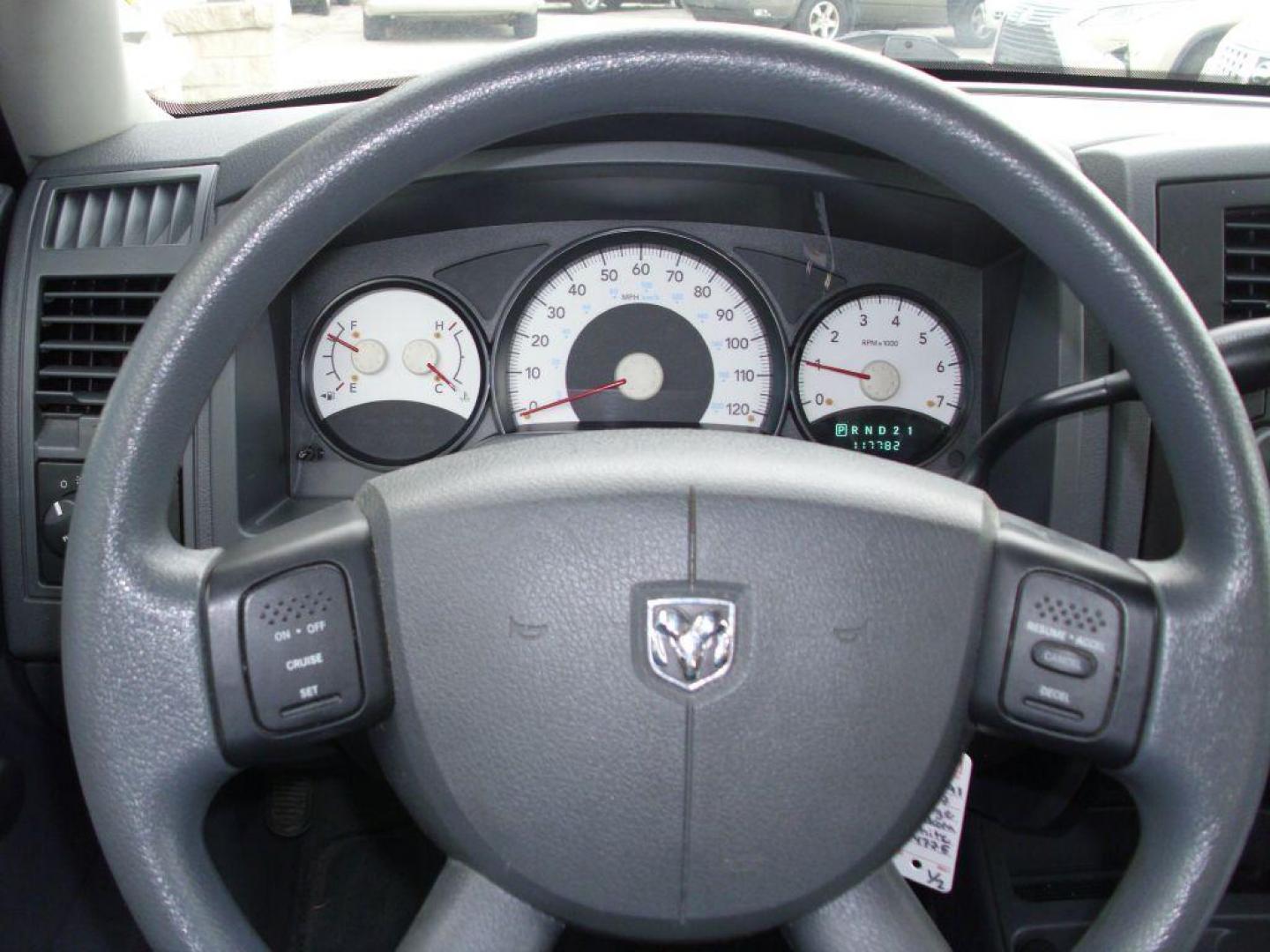 2007 WHITE DODGE DAKOTA QUAD (1D7HE28K47S) with an 3.7L engine, Automatic transmission, located at 2215 Harry Wurzbach Rd , San Antonio, TX, 78209, (208) 269-7240, 29.491415, -98.432098 - RELIABLE TRUCK - NO ACCIDENTS OR DAMAGES! SPORT PACKAGE! 2WD; Cloth Seats; Tow Hitch; Air Conditioning; ABS Brakes; Automatic Transmission; Cruise Control; Power Steering; Tilt Wheel; AM/FM CD; Satellite; Dual Front Air Bag; Active Belts; Crew Cab; Short Bed; All Wheel ABS; 1/2 Ton We provide fi - Photo#16