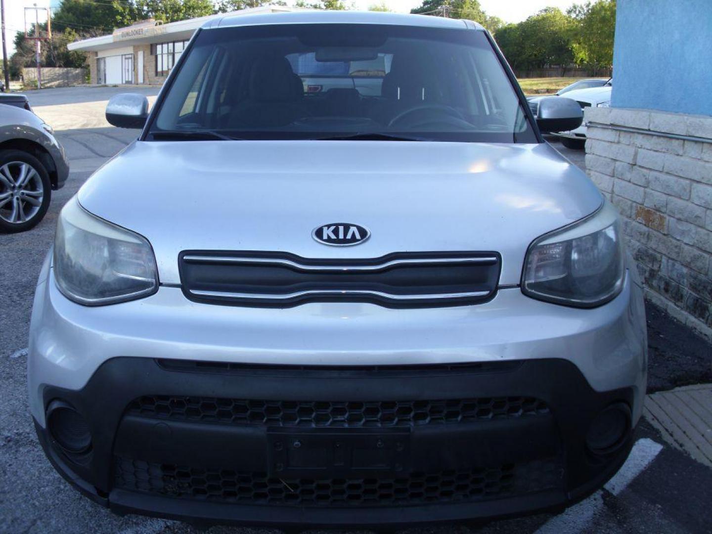 2018 GRAY KIA SOUL (KNDJN2A27J7) with an 1.6L engine, Automatic transmission, located at 12019 San Pedro Ave., San Antonio, TX, 78216, (208) 269-7240, 29.545015, -98.490662 - We provide financing options through various third-party Credit Unions and Auto Finance Companies, including RBFCU, USAA, SSFCU, Pen Fed, Navy Fed, Credit Human Credit Union of Texas, and most other credit unions. We also work with major banks such as Capital One and Broadway Bank. Payment methods a - Photo#2