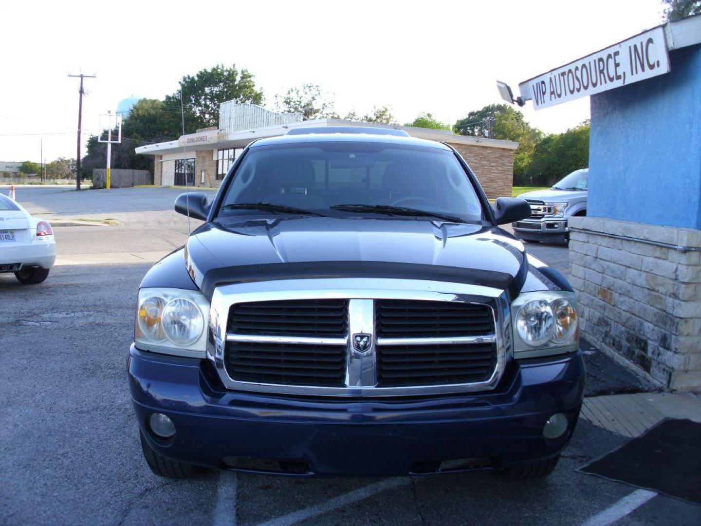 2006 BLUE DODGE DAKOTA SLT (1D7HE42KX6S) with an 3.7L engine, Automatic transmission, located at 2215 Harry Wurzbach Rd , San Antonio, TX, 78209, (208) 269-7240, 29.491415, -98.432098 - GREAT TRUCK WITH A BED COVER AND A BED LINER!! Automatic Transmission, Alloy Wheels, Bed Liner, Cloth Seats, Cruise Control, Air Conditioning; Power Windows; Power Mirrors, Power Seat(s), Tow Hitch, Power Locks; Power Steering; Tilt Wheel; AM/FM CD; Passive sentry key; Available; Dual Front Air Bag; - Photo#2