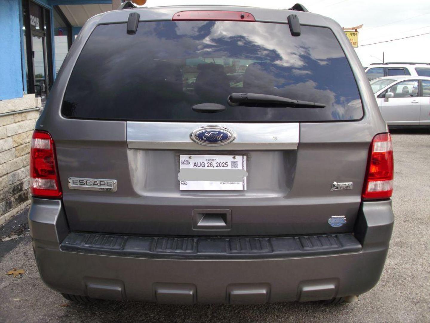 2012 GRAY FORD ESCAPE LIMITED (1FMCU0EG9CK) with an 3.0L engine, Automatic transmission, located at 2215 Harry Wurzbach Rd , San Antonio, TX, 78209, (208) 269-7240, 29.491415, -98.432098 - ONE OWNER - Front Seat Heaters, Bluetooth Technology, Alloy Wheels, Leather Seats, Sunroof(s), Air Conditioning; Power Windows; Power Locks; Power Steering; Tilt Wheel; AM/FM CD/MP3; Satellite; AM/FM CD/DVD; Sentry Key; Keyless Entry; Alarm; Available; Dual Front Airbags; Side Airbags; Head Airbags; - Photo#6