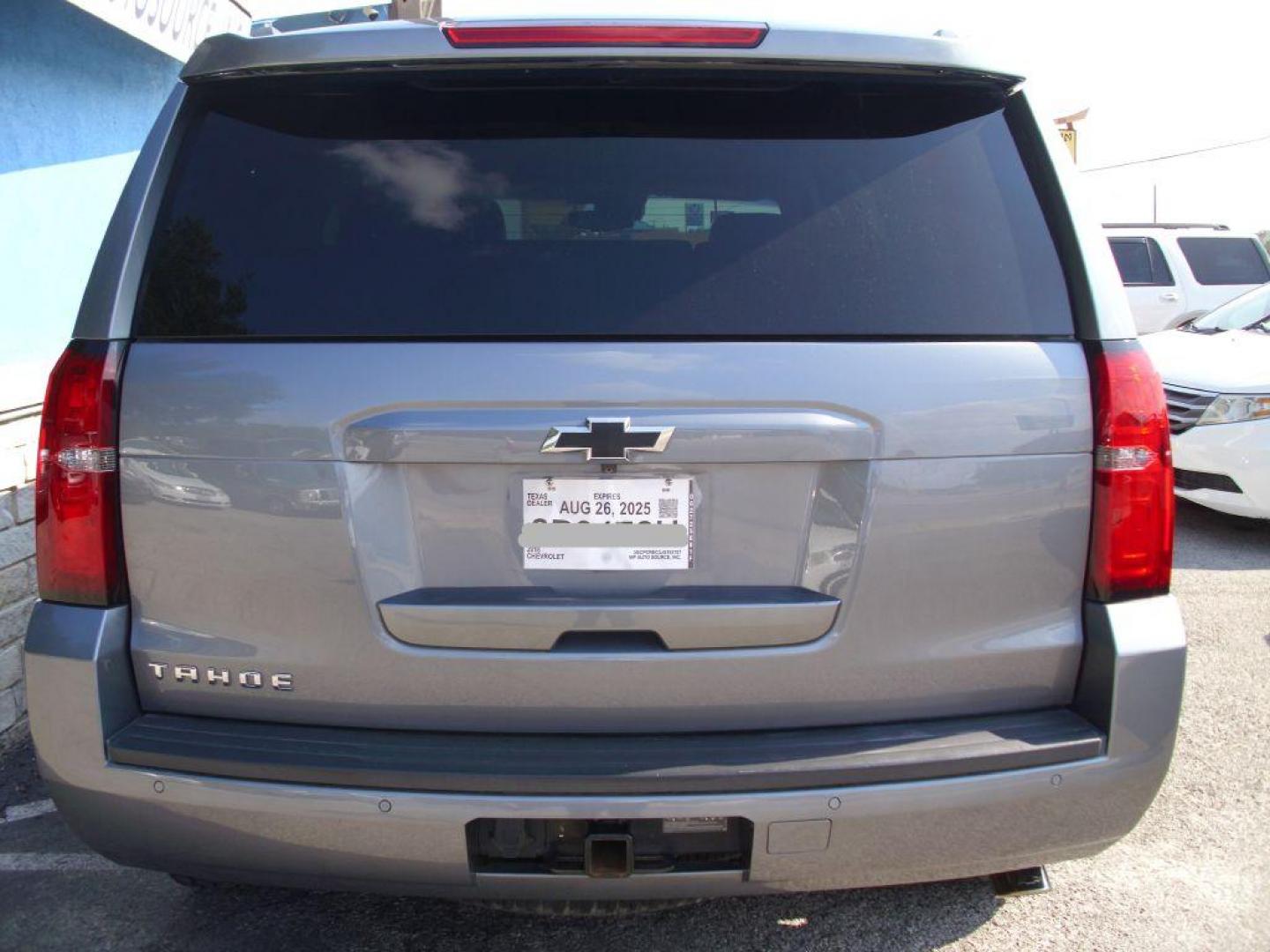 2018 BLUE CHEVROLET TAHOE 1500 LS (1GNSCAKC9JR) with an 5.3L engine, Automatic transmission, located at 2215 Harry Wurzbach Rd , San Antonio, TX, 78209, (208) 269-7240, 29.491415, -98.432098 - GREAT SUV FOR ROAD TRIPS WITH FOLD AWAY THIRD ROW ! ABS Brakes; Air Conditioning; Alloy Wheels; AM/FM Stereo; Android Auto; Apple CarPlay; Automatic Transmission; Auxiliary Audio Input; Bluetooth Technology; CD Audio; Cruise Control; Lane Departure Warning; Leather Seats; Navigation System; Overhead - Photo#8