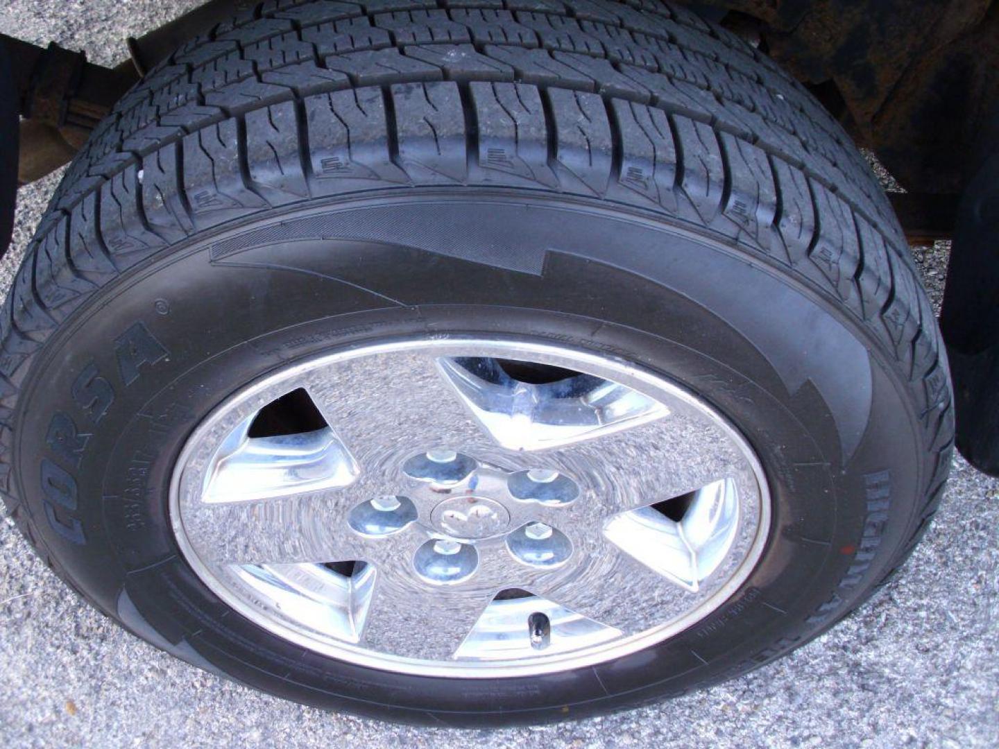 2006 BLACK DODGE DAKOTA QUAD SLT (1D7HW48N36S) with an 4.7L engine, Automatic transmission, located at 2215 Harry Wurzbach Rd , San Antonio, TX, 78209, (208) 269-7240, 29.491415, -98.432098 - GREAT TRUCK- 4X4 WITH AUTOMATIC TRANSMISSION; ABS Brakes; Alloy Wheels; Bed Liner; Cloth Seats; Cruise Control; Power Locks; CD; Passive sentry key; Available; Dual Front Air Bag; Active Belts; Tow Hitch; Crew Cab; Short Bed; All Wheel ABS; 1/2 Ton. ** WE DO NOT OFFER BUY HERE PAY HERE FINAN - Photo#19