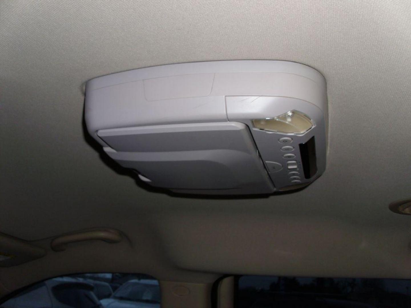 2012 TAN KIA SEDONA LX (KNDMG4C79C6) with an 3.5L engine, Automatic transmission, located at 2215 Harry Wurzbach Rd , San Antonio, TX, 78209, (208) 269-7240, 29.491415, -98.432098 - PERFECT VAN FOR ROADTRIPS- THIRD ROW SEAT! ABS Brakes; Air Conditioning; AM/FM Stereo; Automatic Transmission; Auxiliary Audio Input; Bluetooth Technology; CD Audio; Cloth Seats; Cruise Control; Fold-Away Third Row; Overhead Airbags; Parking Sensors; Power Locks; Power Mirrors; Power Windows; Quad S - Photo#19