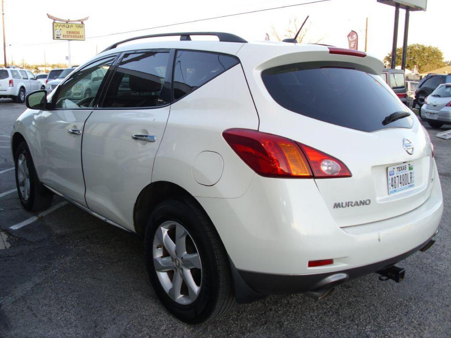 2009 WHITE NISSAN MURANO SL (JN8AZ18U09W) with an 3.5L engine, Continuously Variable transmission, located at 2215 Harry Wurzbach Rd , San Antonio, TX, 78209, (208) 269-7240, 29.491415, -98.432098 - We provide financing options through various third-party Credit Unions and Auto Finance Companies, including RBFCU, USAA, SSFCU, Pen Fed, Navy Fed, Credit Human Credit Union of Texas, and most other credit unions. We also work with major banks such as Capital One and Broadway Bank. Payment methods a - Photo#6