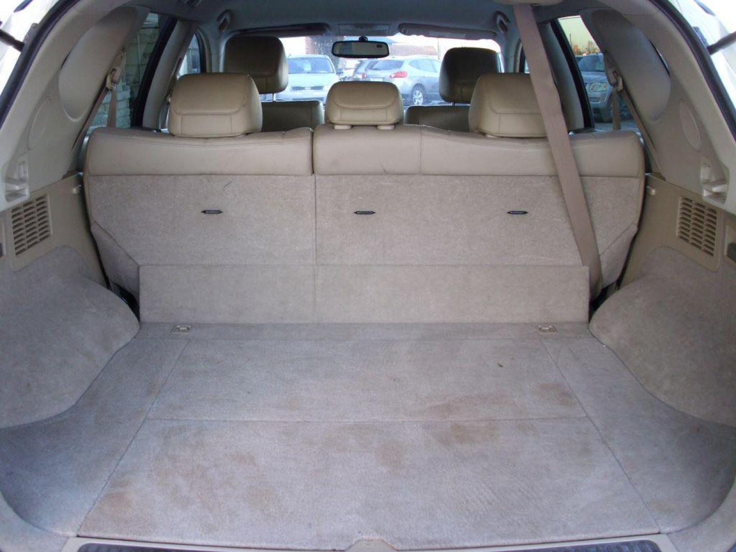 2009 WHITE NISSAN MURANO SL (JN8AZ18U09W) with an 3.5L engine, Continuously Variable transmission, located at 2215 Harry Wurzbach Rd , San Antonio, TX, 78209, (208) 269-7240, 29.491415, -98.432098 - We provide financing options through various third-party Credit Unions and Auto Finance Companies, including RBFCU, USAA, SSFCU, Pen Fed, Navy Fed, Credit Human Credit Union of Texas, and most other credit unions. We also work with major banks such as Capital One and Broadway Bank. Payment methods a - Photo#13