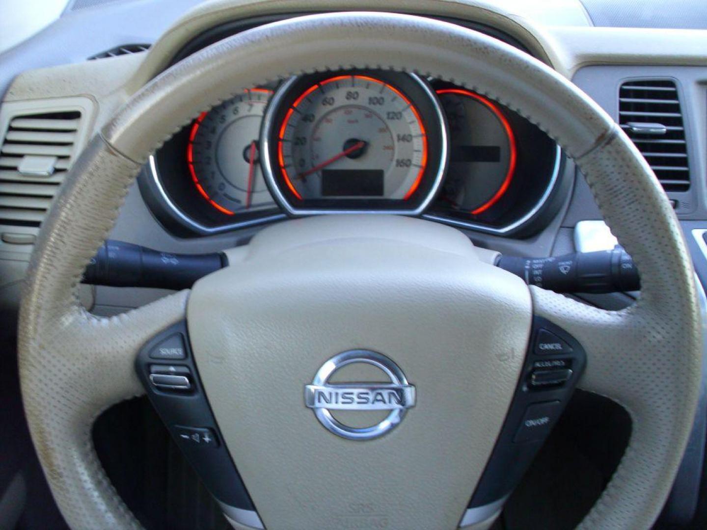 2009 WHITE NISSAN MURANO SL (JN8AZ18U09W) with an 3.5L engine, Continuously Variable transmission, located at 2215 Harry Wurzbach Rd , San Antonio, TX, 78209, (208) 269-7240, 29.491415, -98.432098 - We provide financing options through various third-party Credit Unions and Auto Finance Companies, including RBFCU, USAA, SSFCU, Pen Fed, Navy Fed, Credit Human Credit Union of Texas, and most other credit unions. We also work with major banks such as Capital One and Broadway Bank. Payment methods a - Photo#14