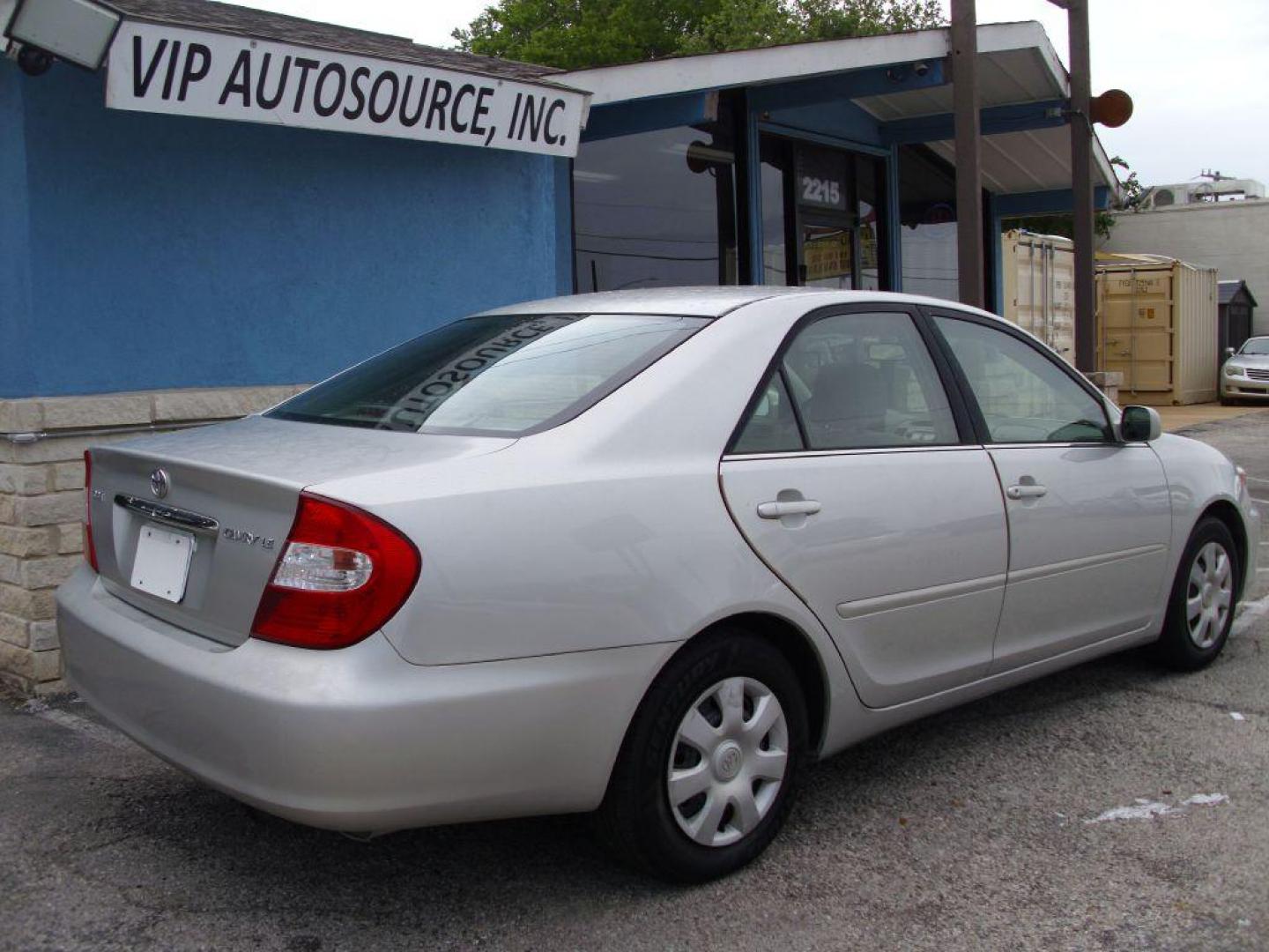 2002 SILVER TOYOTA CAMRY LE (4T1BE32K72U) with an 2.4L engine, Automatic transmission - GREAT VEHICLE WITH AUTOMATIC TRANSMISSION. Air Conditioning; Cruise Control; Sunroof(s); Cloth Seats; Rear Defroster; Power Windows; Power Locks; Power Steering; Tilt Wheel; AM/FM CD; AM/FM Cassette; Available; Dual Front Air Bag; Active Belts; All Wheel ABS We provide financing options through v - Photo#4