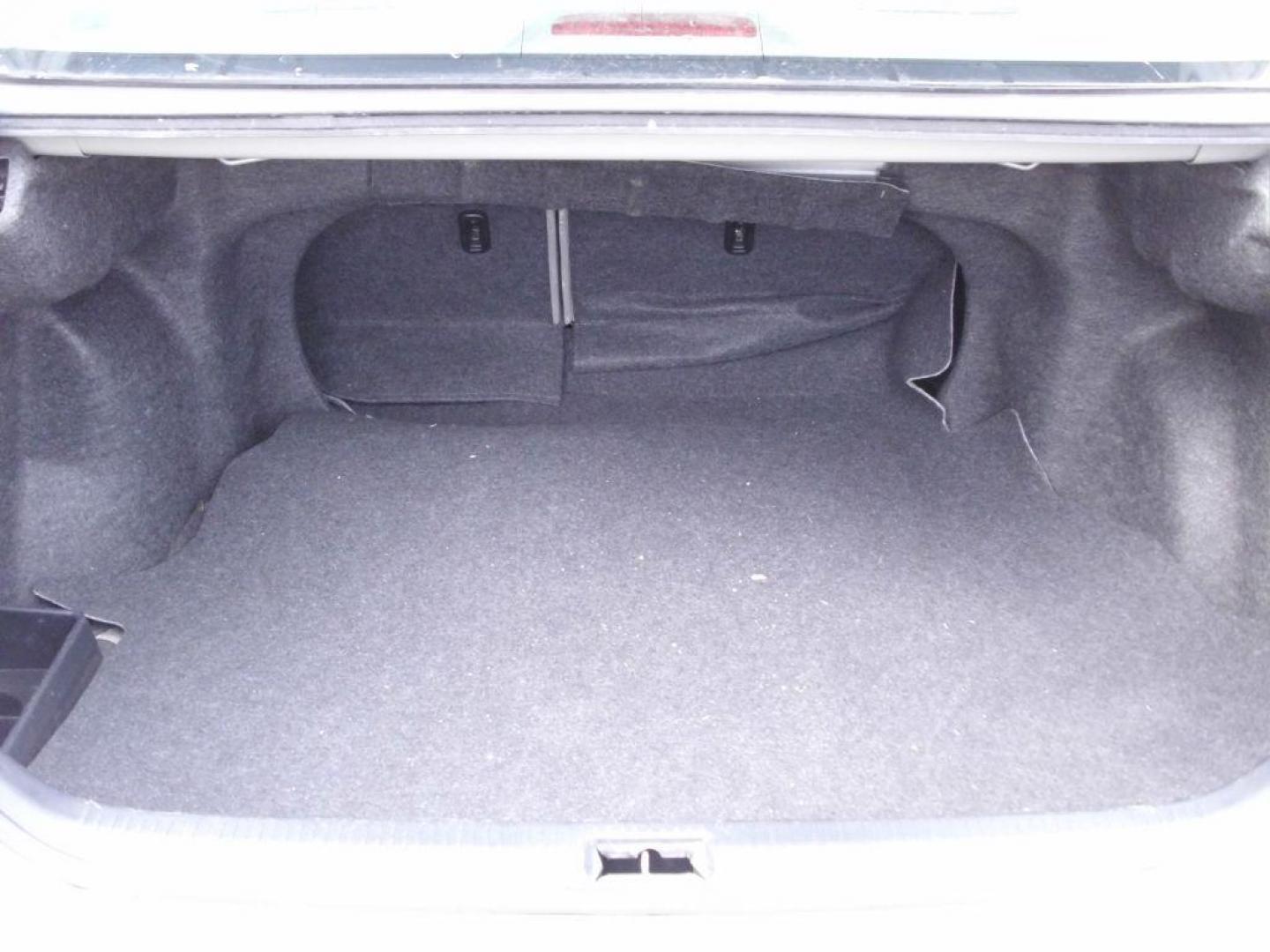 2002 SILVER TOYOTA CAMRY LE (4T1BE32K72U) with an 2.4L engine, Automatic transmission - GREAT VEHICLE WITH AUTOMATIC TRANSMISSION. Air Conditioning; Cruise Control; Sunroof(s); Cloth Seats; Rear Defroster; Power Windows; Power Locks; Power Steering; Tilt Wheel; AM/FM CD; AM/FM Cassette; Available; Dual Front Air Bag; Active Belts; All Wheel ABS We provide financing options through v - Photo#13