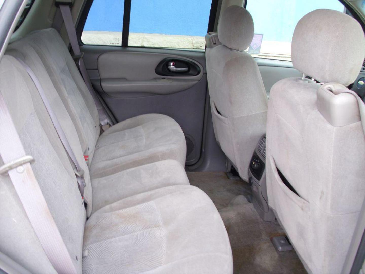 2007 GRAY CHEVROLET TRAILBLAZER LS (1GNDS13S672) with an 4.2L engine, Automatic transmission, located at 2215 Harry Wurzbach Rd , San Antonio, TX, 78209, (208) 269-7240, 29.491415, -98.432098 - ONLY 2 Previous Owners with NO Accidents or Damage Reported!! Full Roof Rack; Automatic Transmission; Alloy Wheels; Tow Hitch; Traction Control; Cruise Control; Rear Defroster; Air Conditioning; Power Windows; Power Locks; Power Steering; Tilt Wheel; AM/FM CD; AM/FM CD/MP3; Satellite; Passive engine - Photo#8