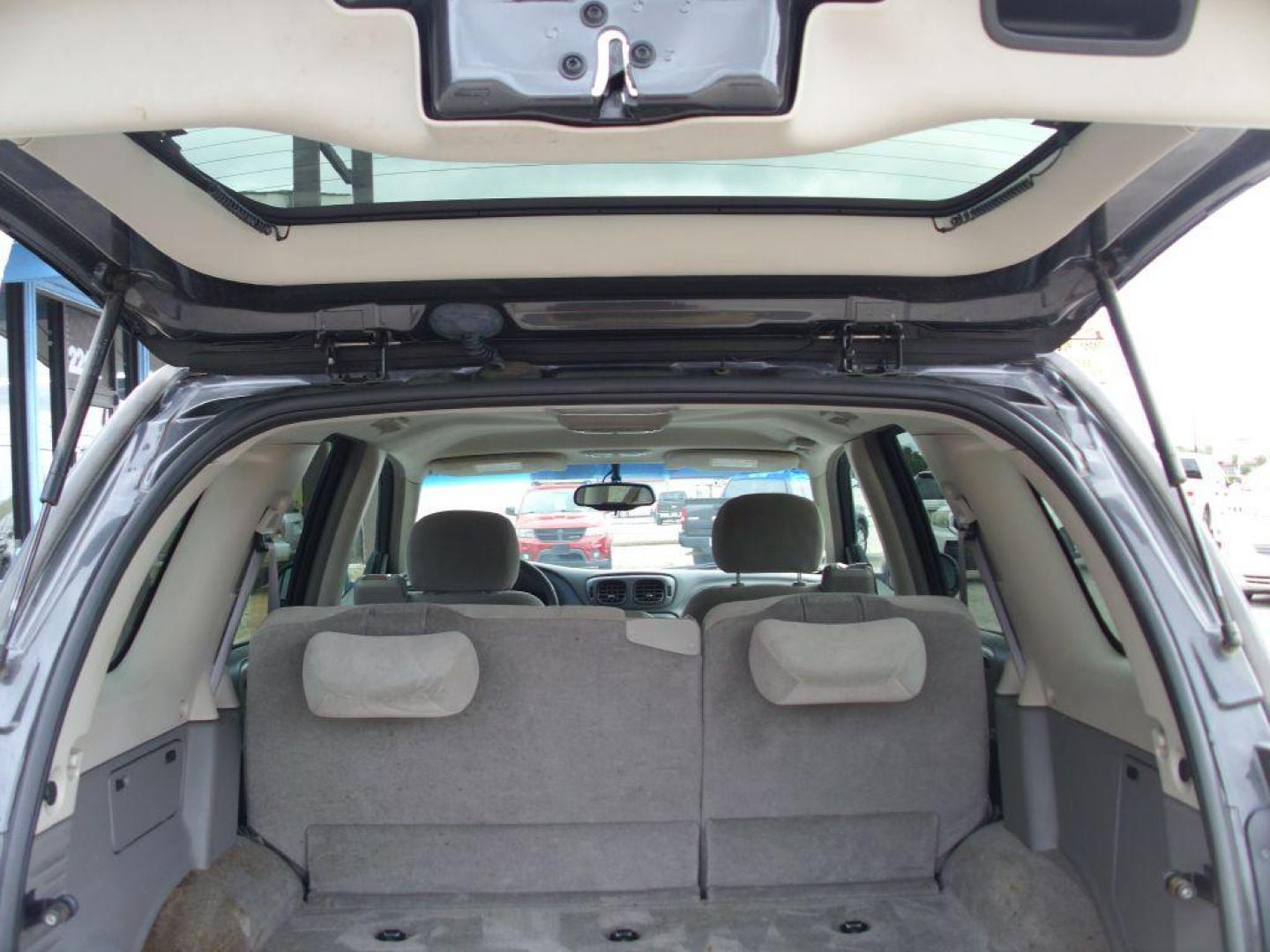 2007 GRAY CHEVROLET TRAILBLAZER LS (1GNDS13S672) with an 4.2L engine, Automatic transmission, located at 2215 Harry Wurzbach Rd , San Antonio, TX, 78209, (208) 269-7240, 29.491415, -98.432098 - ONLY 2 Previous Owners with NO Accidents or Damage Reported!! Full Roof Rack; Automatic Transmission; Alloy Wheels; Tow Hitch; Traction Control; Cruise Control; Rear Defroster; Air Conditioning; Power Windows; Power Locks; Power Steering; Tilt Wheel; AM/FM CD; AM/FM CD/MP3; Satellite; Passive engine - Photo#9