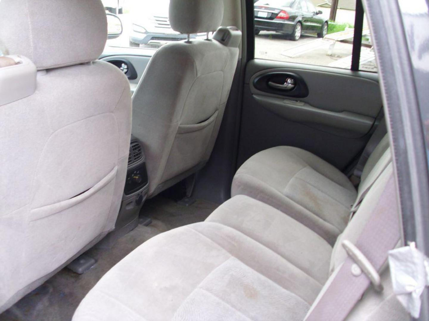 2007 GRAY CHEVROLET TRAILBLAZER LS (1GNDS13S672) with an 4.2L engine, Automatic transmission, located at 2215 Harry Wurzbach Rd , San Antonio, TX, 78209, (208) 269-7240, 29.491415, -98.432098 - ONLY 2 Previous Owners with NO Accidents or Damage Reported!! Full Roof Rack; Automatic Transmission; Alloy Wheels; Tow Hitch; Traction Control; Cruise Control; Rear Defroster; Air Conditioning; Power Windows; Power Locks; Power Steering; Tilt Wheel; AM/FM CD; AM/FM CD/MP3; Satellite; Passive engine - Photo#10