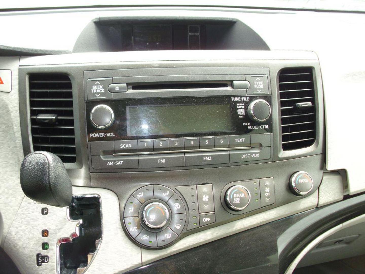 2013 GREEN TOYOTA SIENNA L (5TDZK3DCXDS) with an 3.5L engine, Automatic transmission, located at 2215 Harry Wurzbach Rd , San Antonio, TX, 78209, (208) 269-7240, 29.491415, -98.432098 - ONE OWNER- GREAT FOR FAMILIES and TRAVELING!! Quad Seats; Automatic Transmission; Third Row Seats; Rear Defroster; Traction Control; Cloth Seats; Power Locks; Rear Air Conditioning; Air Conditioning; Power Windows; Power Locks; Power Steering; Tilt Wheel; AM/FM CD/MP3; Satellite; AM/FM CD/DVD; Imm - Photo#19
