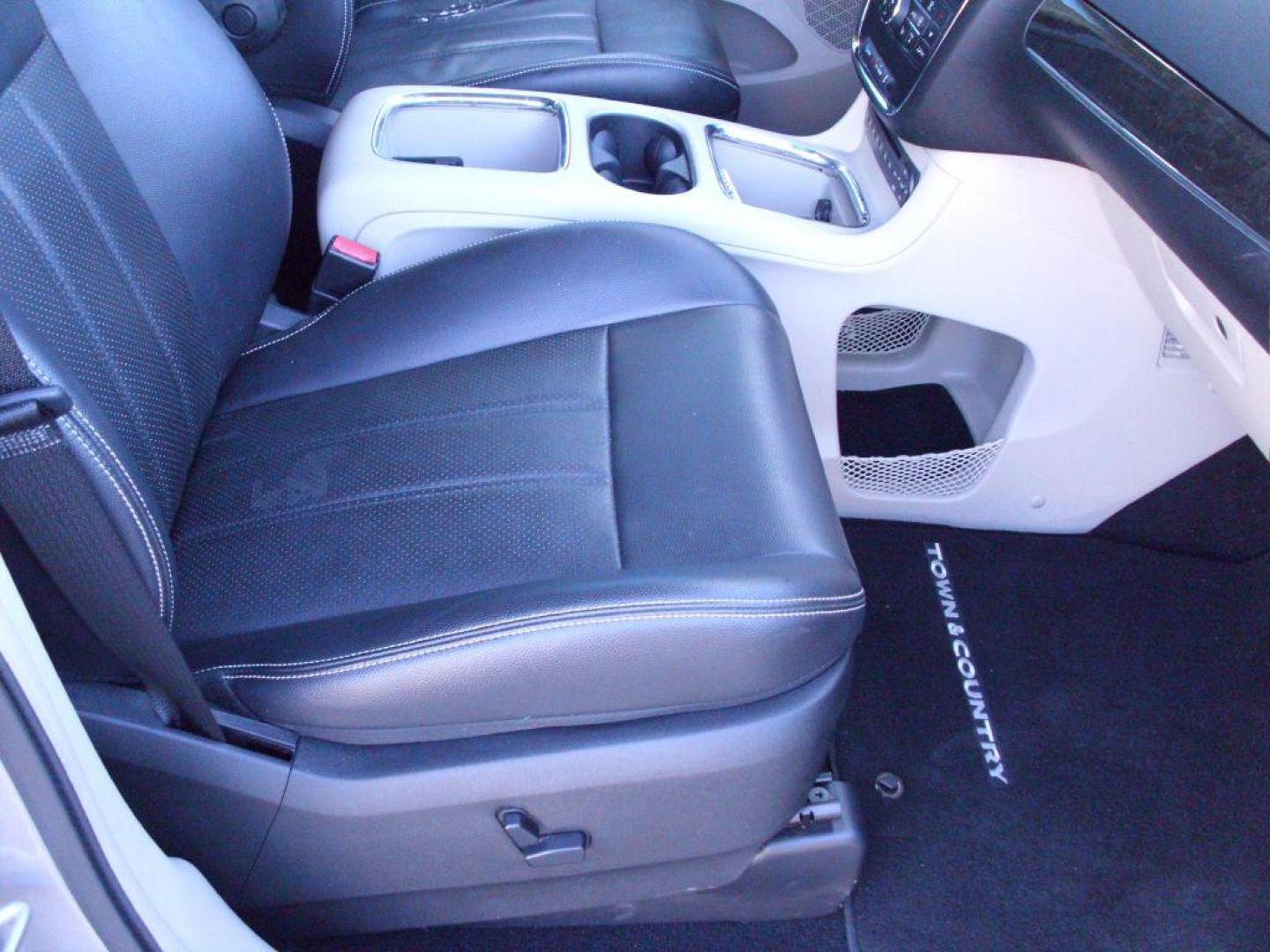 2013 SILVER CHRYSLER TOWN and COUNTRY TOURING L (2C4RC1CG6DR) with an 3.6L engine, Automatic transmission, located at 2215 Harry Wurzbach Rd , San Antonio, TX, 78209, (208) 269-7240, 29.491415, -98.432098 - POWER FOLDING THIRD ROW!! Parking Sensor; Blind Spot Monitor; Convenience Package; Cruise Control; Flex Fuel Vehicle; Fold Away Middle Row; Front Seat Heaters; Heated Steering Wheel; Leather Seats; Power Hatch/Deck Lid; Rear Air Conditioning; Air Conditioning; Power Windows; Power Locks; Power Steer - Photo#10