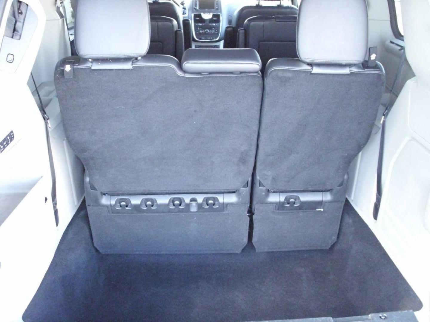 2013 SILVER CHRYSLER TOWN and COUNTRY TOURING L (2C4RC1CG6DR) with an 3.6L engine, Automatic transmission, located at 2215 Harry Wurzbach Rd , San Antonio, TX, 78209, (208) 269-7240, 29.491415, -98.432098 - POWER FOLDING THIRD ROW!! Parking Sensor; Blind Spot Monitor; Convenience Package; Cruise Control; Flex Fuel Vehicle; Fold Away Middle Row; Front Seat Heaters; Heated Steering Wheel; Leather Seats; Power Hatch/Deck Lid; Rear Air Conditioning; Air Conditioning; Power Windows; Power Locks; Power Steer - Photo#17