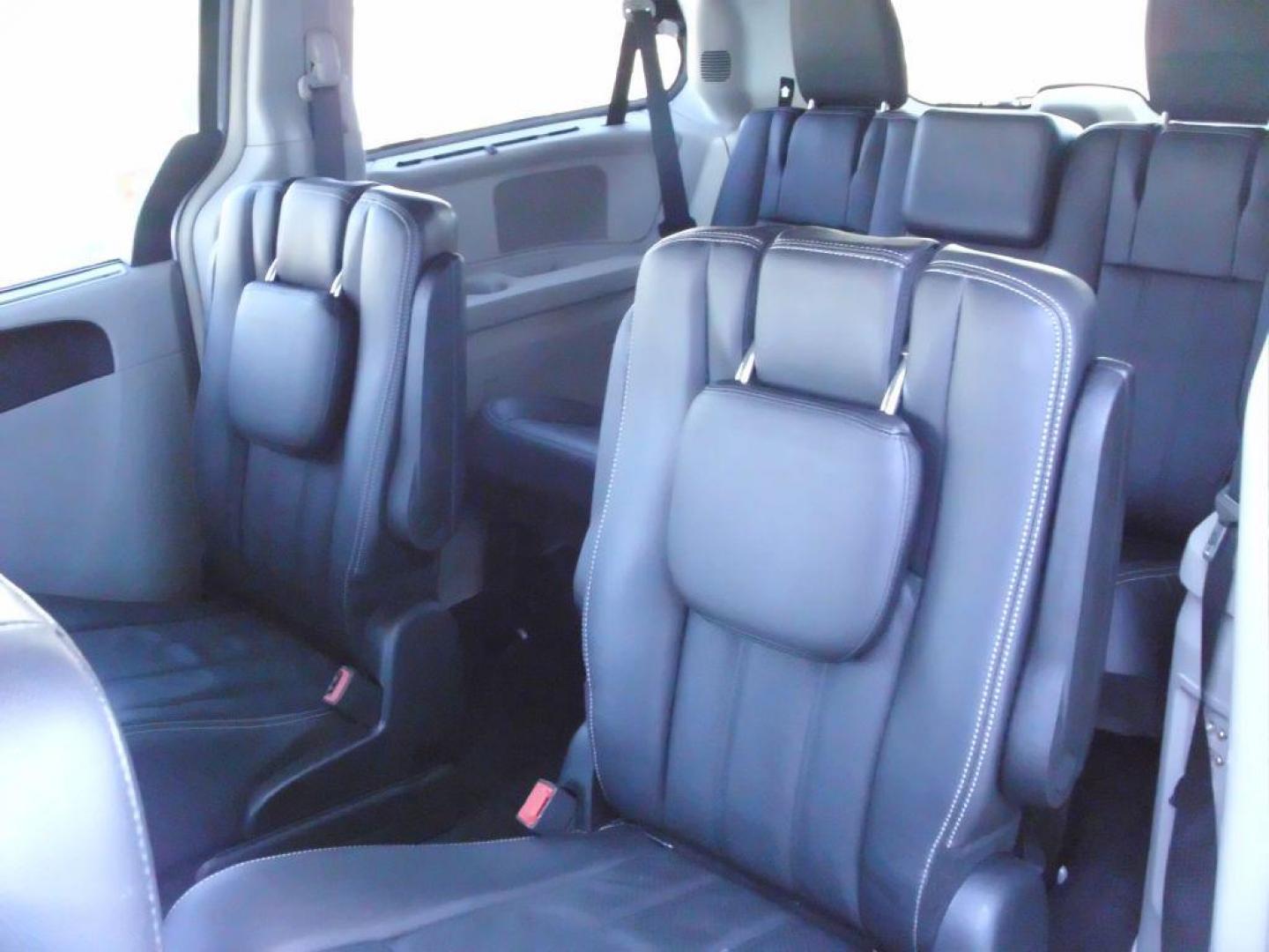2013 SILVER CHRYSLER TOWN and COUNTRY TOURING L (2C4RC1CG6DR) with an 3.6L engine, Automatic transmission, located at 2215 Harry Wurzbach Rd , San Antonio, TX, 78209, (208) 269-7240, 29.491415, -98.432098 - POWER FOLDING THIRD ROW!! Parking Sensor; Blind Spot Monitor; Convenience Package; Cruise Control; Flex Fuel Vehicle; Fold Away Middle Row; Front Seat Heaters; Heated Steering Wheel; Leather Seats; Power Hatch/Deck Lid; Rear Air Conditioning; Air Conditioning; Power Windows; Power Locks; Power Steer - Photo#19