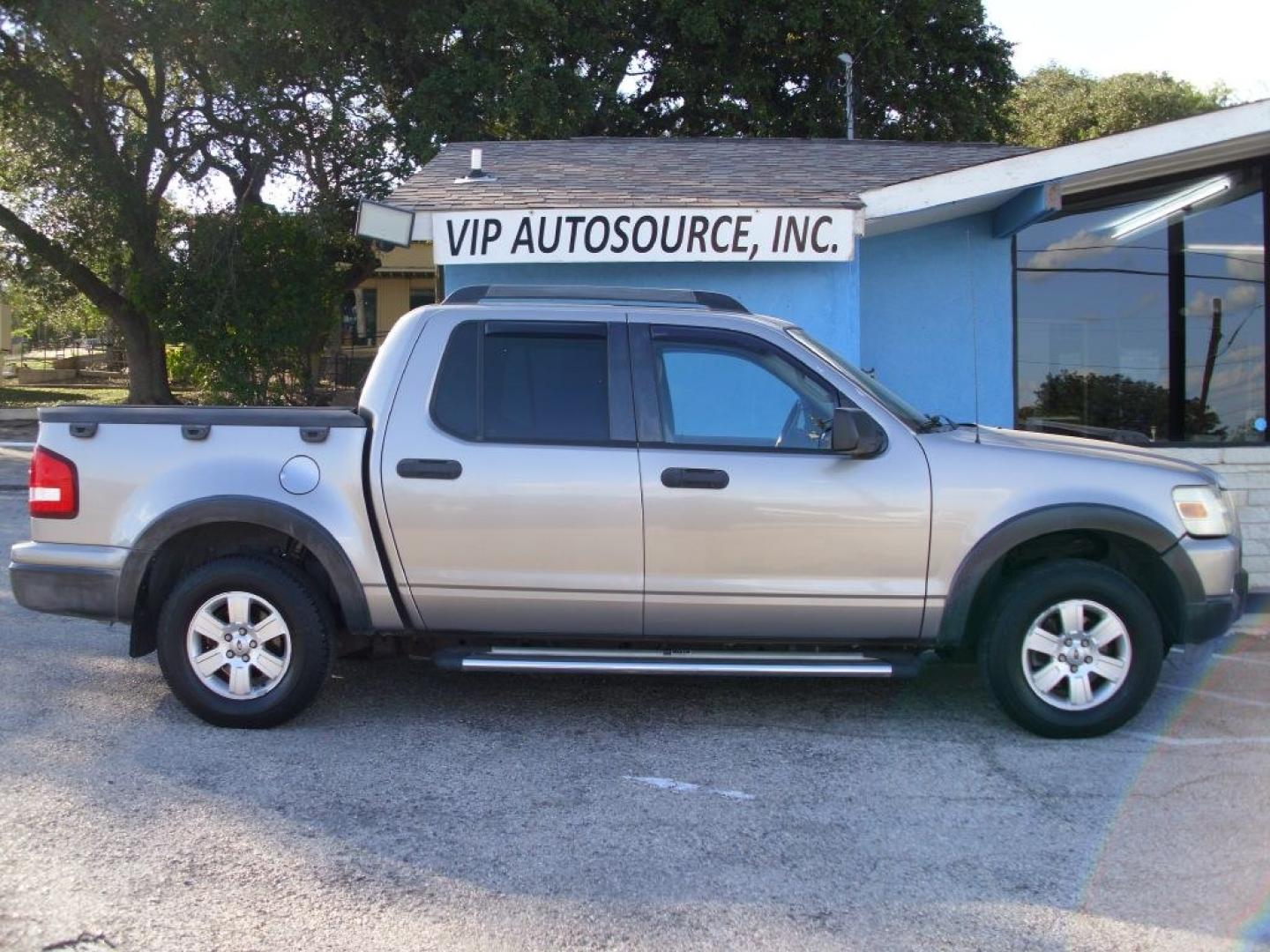 2008 GRAY FORD EXPLORER SPORT XLT (1FMEU31E38U) with an 4.0L engine, Automatic transmission, located at 2215 Harry Wurzbach Rd , San Antonio, TX, 78209, (208) 269-7240, 29.491415, -98.432098 - GREAT TRUCK with Alloy Wheels!! Automatic Transmission; Cloth Seats; Tow Hitch; Running Boards; Air Conditioning; Power Windows; Power Locks; Power Steering; Tilt Wheel; AM/FM CD/MP3; Satellite; AM/FM CD/DVD; Immobilizer; Keyless Entry; Dual Air Bags Front Head and Sides; Active Belts; Sport Utility- Photo#5