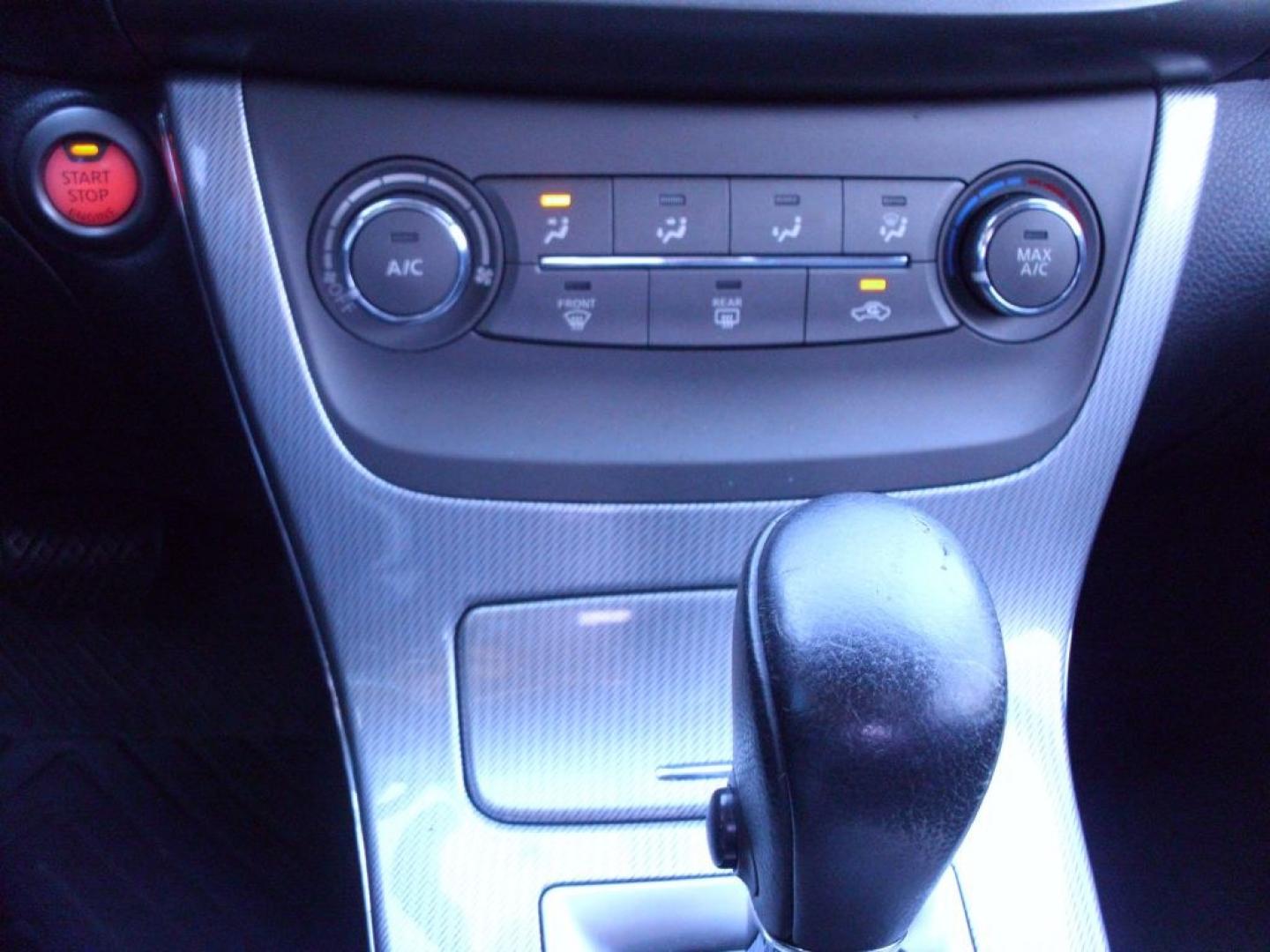 2013 WHITE NISSAN SENTRA S (3N1AB7AP0DL) with an 1.8L engine, Continuously Variable transmission, located at 2215 Harry Wurzbach Rd , San Antonio, TX, 78209, (208) 269-7240, 29.491415, -98.432098- Photo#10