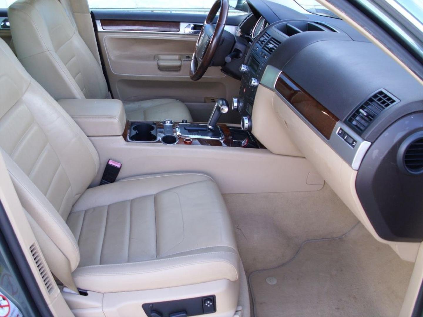 2008 GREEN VOLKSWAGEN TOUAREG 2 VR6 FSI (WVGBE77L48D) with an 3.6L engine, Automatic transmission, located at 2215 Harry Wurzbach Rd , San Antonio, TX, 78209, (208) 269-7240, 29.491415, -98.432098 - ALL WHEEL DRIVE WITH ALLOY WHEELS!! Automatic Transmission; Parking Sensors; Leatherette Seats; Power Hatch/Deck Lid; Air Conditioning; Power Windows; Power Locks; Power Steering; Tilt Wheel; AM/FM CD; Satellite; Immobilizer; Keyless Entry; Alarm; Daytime Running Lights; Dual Air Bags Front Head and- Photo#11