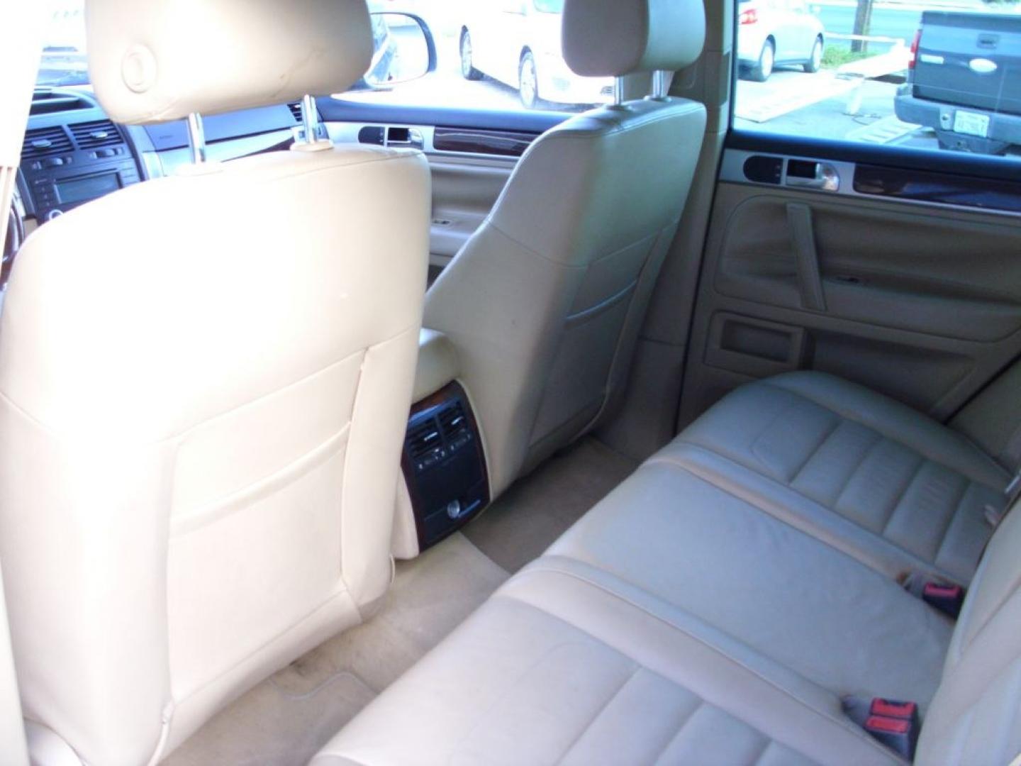 2008 GREEN VOLKSWAGEN TOUAREG 2 VR6 FSI (WVGBE77L48D) with an 3.6L engine, Automatic transmission, located at 2215 Harry Wurzbach Rd , San Antonio, TX, 78209, (208) 269-7240, 29.491415, -98.432098 - ALL WHEEL DRIVE WITH ALLOY WHEELS!! Automatic Transmission; Parking Sensors; Leatherette Seats; Power Hatch/Deck Lid; Air Conditioning; Power Windows; Power Locks; Power Steering; Tilt Wheel; AM/FM CD; Satellite; Immobilizer; Keyless Entry; Alarm; Daytime Running Lights; Dual Air Bags Front Head and- Photo#16