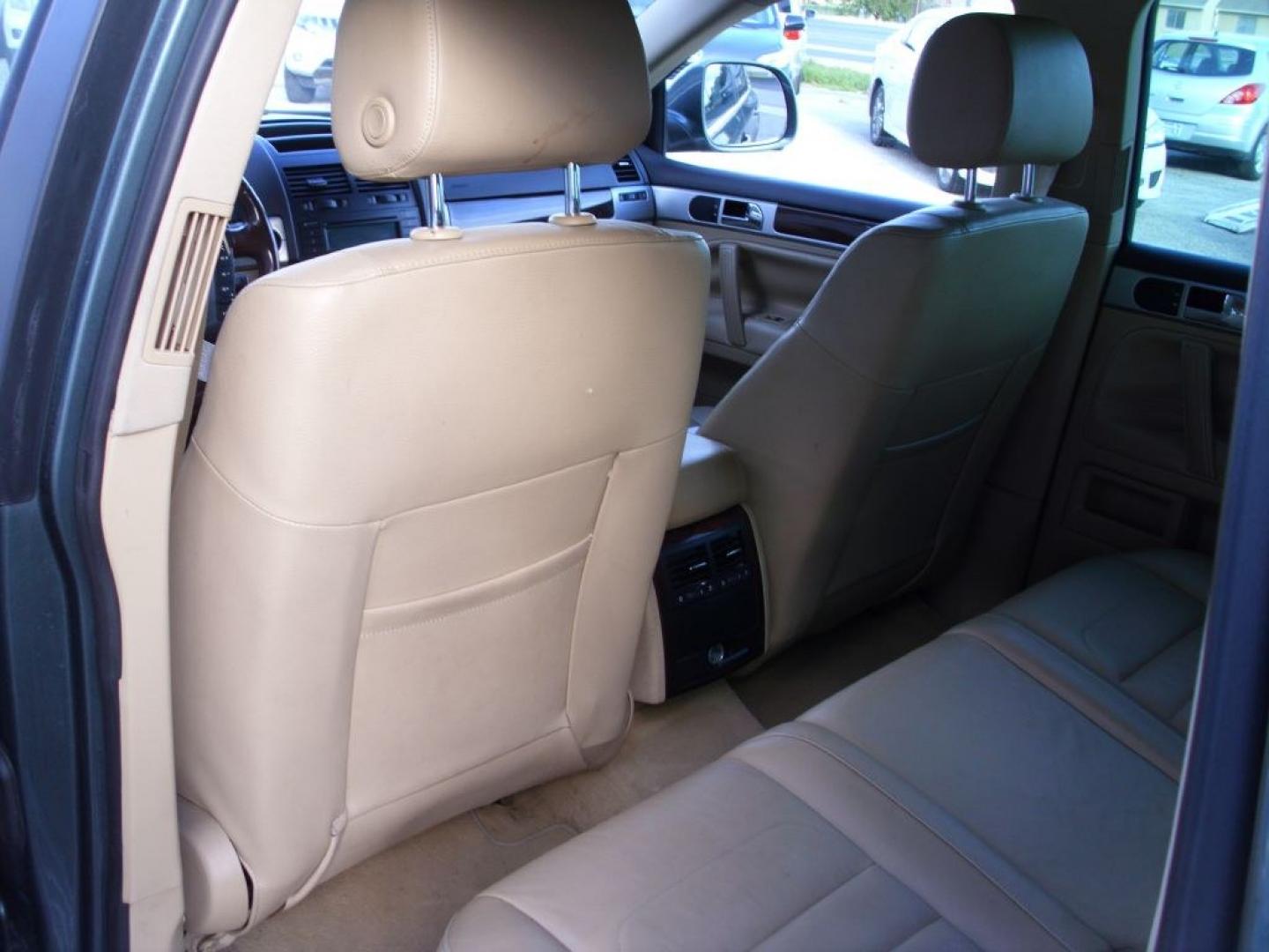 2008 GREEN VOLKSWAGEN TOUAREG 2 VR6 FSI (WVGBE77L48D) with an 3.6L engine, Automatic transmission, located at 2215 Harry Wurzbach Rd , San Antonio, TX, 78209, (208) 269-7240, 29.491415, -98.432098 - ALL WHEEL DRIVE WITH ALLOY WHEELS!! Automatic Transmission; Parking Sensors; Leatherette Seats; Power Hatch/Deck Lid; Air Conditioning; Power Windows; Power Locks; Power Steering; Tilt Wheel; AM/FM CD; Satellite; Immobilizer; Keyless Entry; Alarm; Daytime Running Lights; Dual Air Bags Front Head and- Photo#17